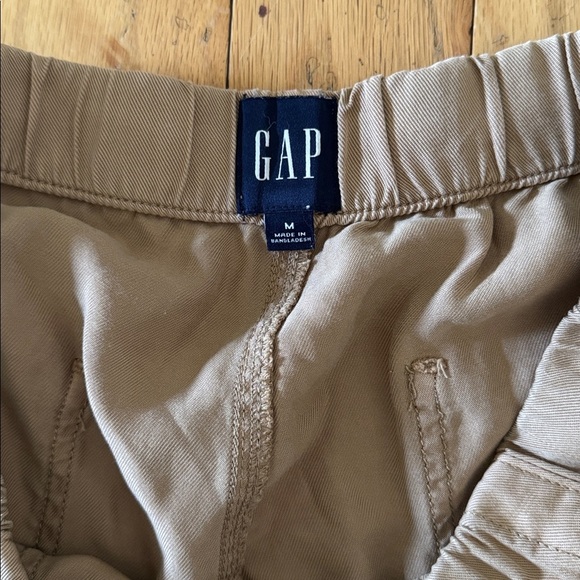 Gap | Soft Lightweight Drawstring Shorts | Khaki/Tan | size M - Picture 2 of 4